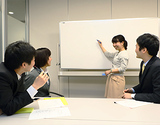 新入社員の育成